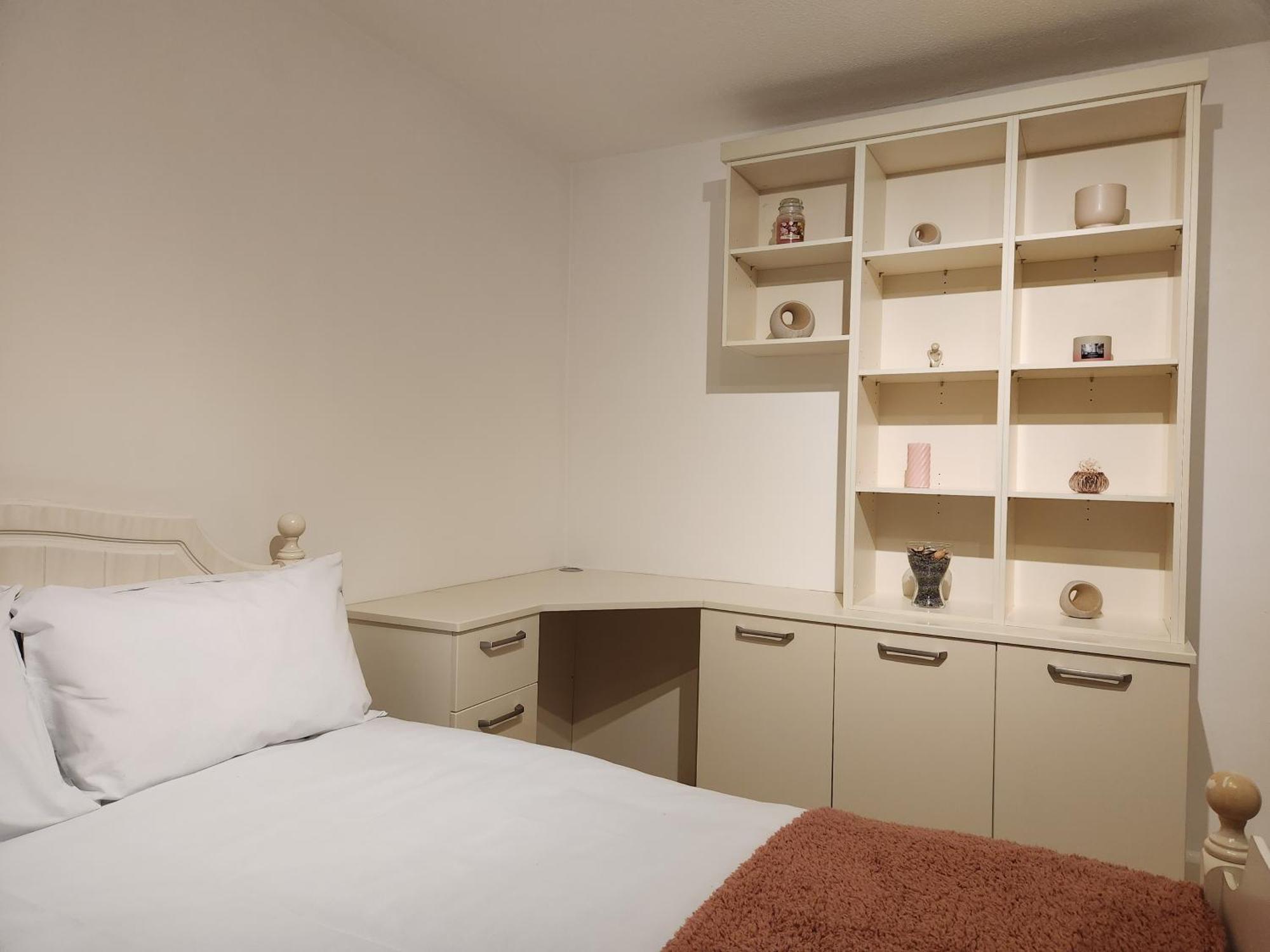 Elmdon House With 4 Spacious Bedrooms To Choose Birmingham Eksteriør bilde