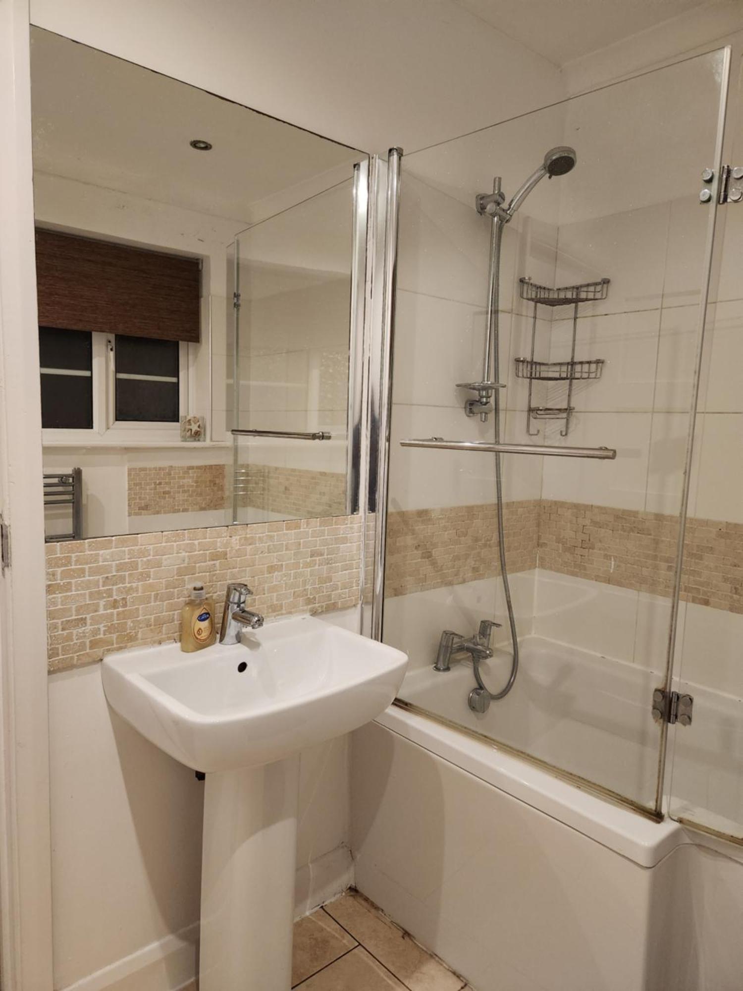 Elmdon House With 4 Spacious Bedrooms To Choose Birmingham Eksteriør bilde