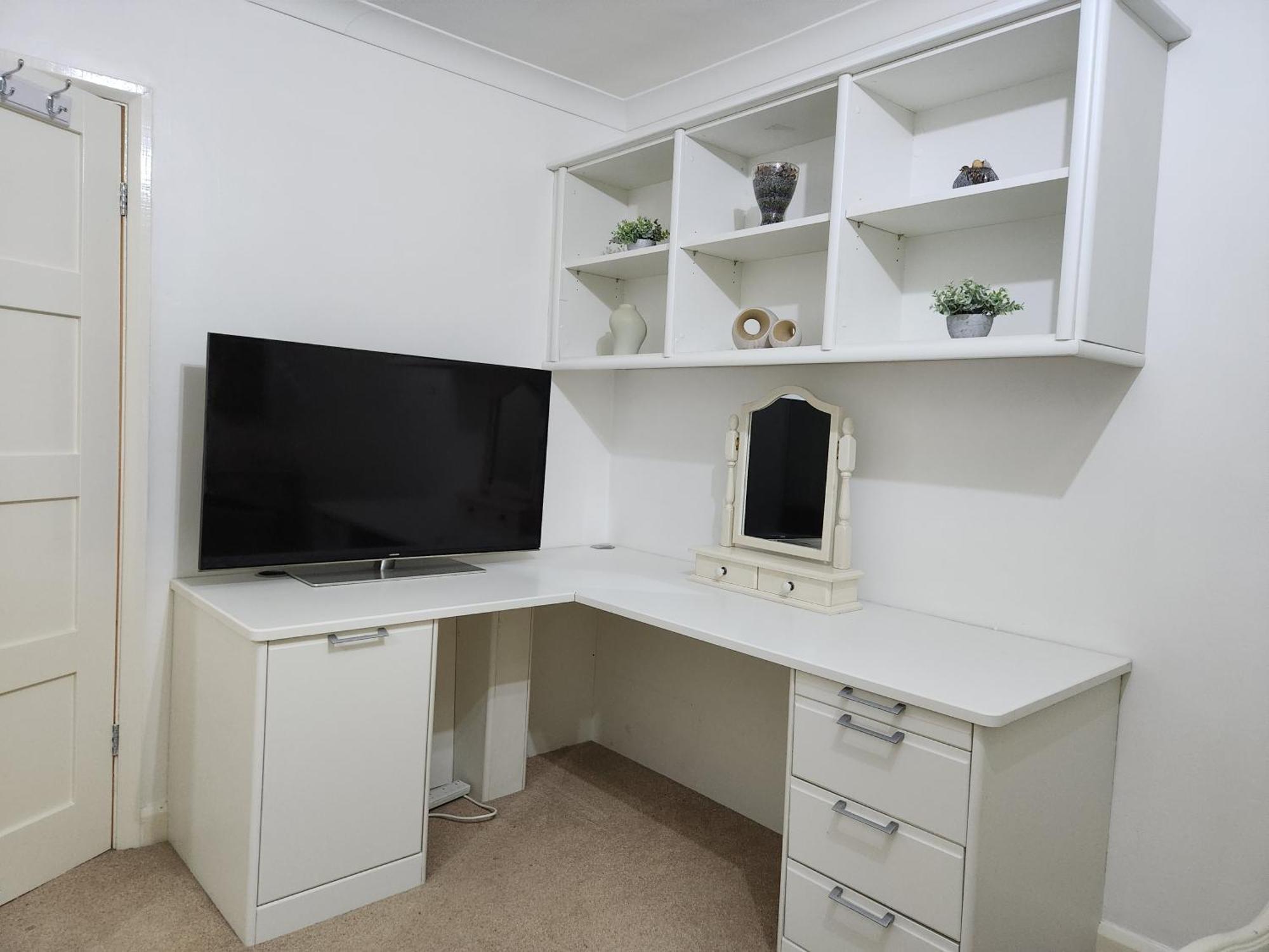 Elmdon House With 4 Spacious Bedrooms To Choose Birmingham Eksteriør bilde