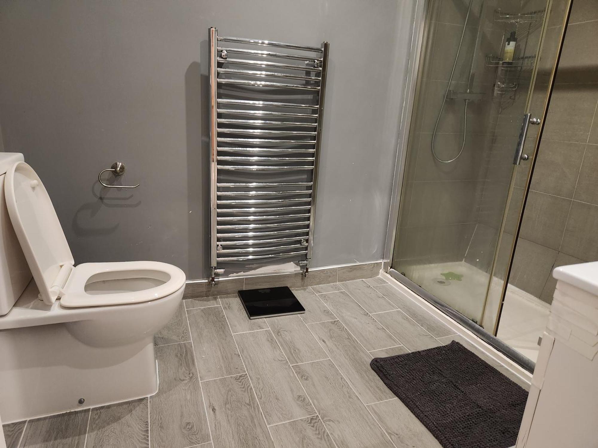 Elmdon House With 4 Spacious Bedrooms To Choose Birmingham Eksteriør bilde