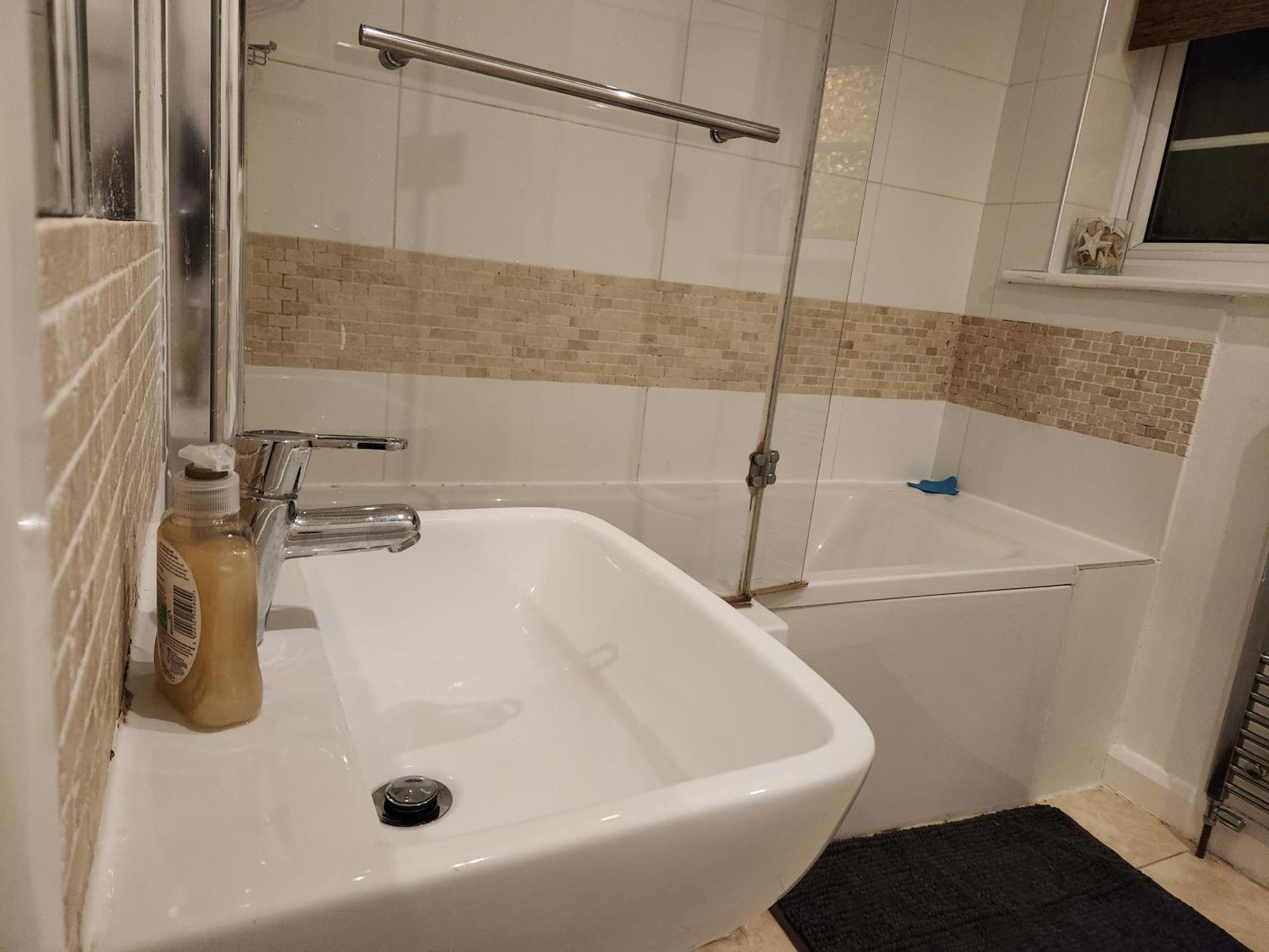 Elmdon House With 4 Spacious Bedrooms To Choose Birmingham Eksteriør bilde